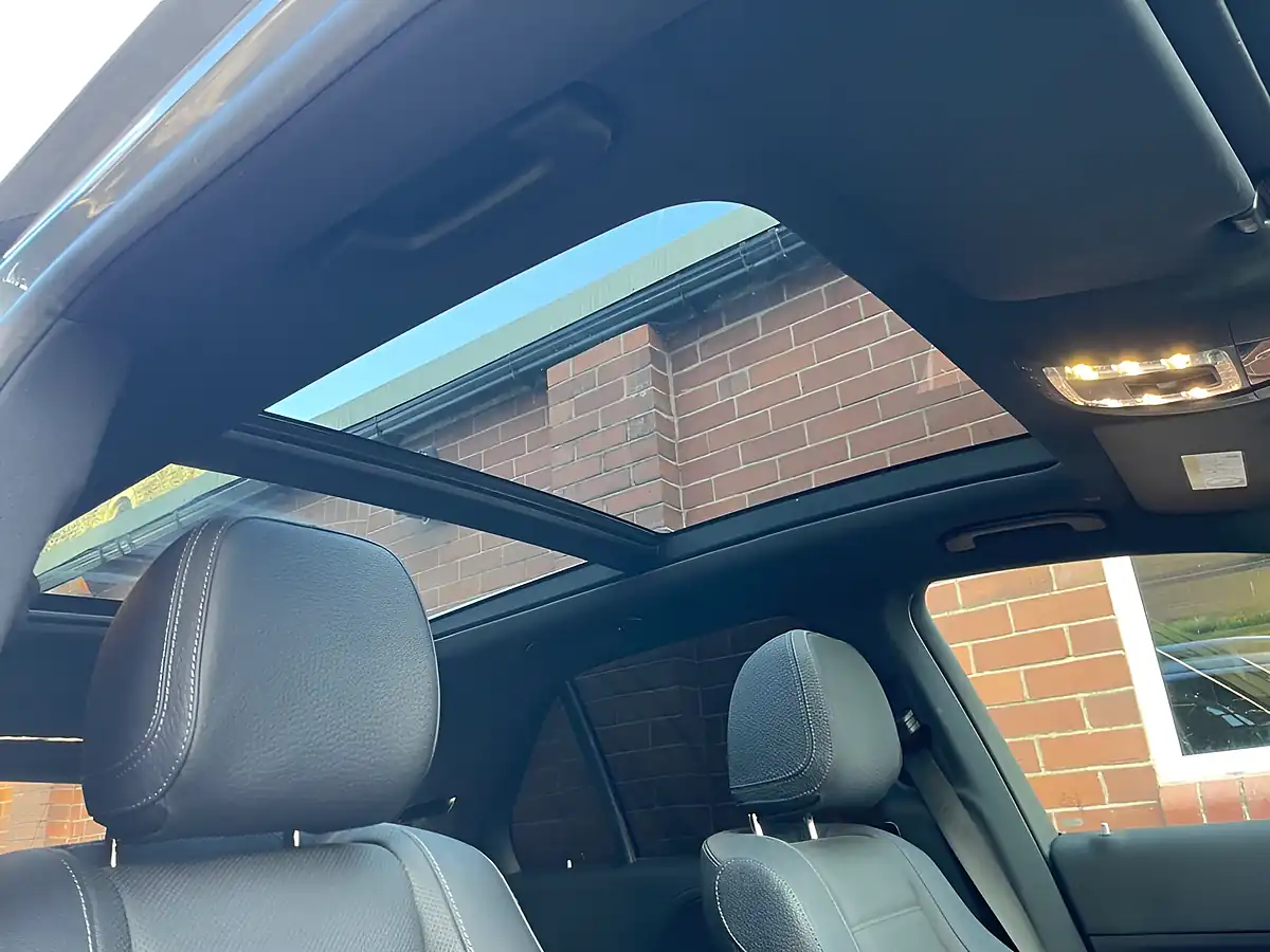 Used 2025 Mercedes-Benz Gle AMG Line (premium Plus) Grey - Interior and Exterior details 11