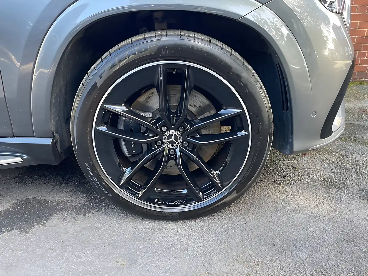 Used 2025 Mercedes-Benz Gle AMG Line (premium Plus) Grey - Interior and Exterior details 6