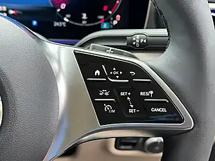 Used 2025 Mercedes-Benz V Class Premium Multicolour - Interior and Exterior details 18