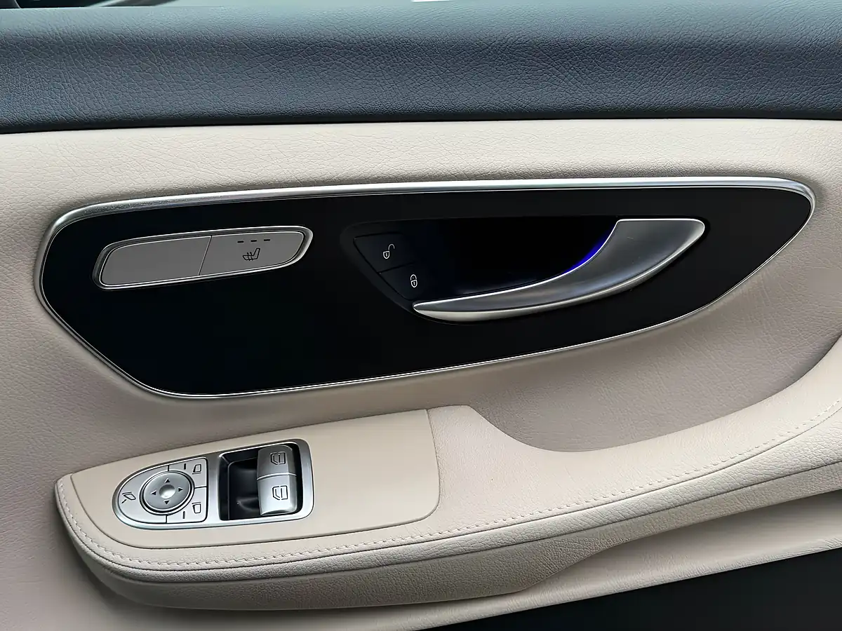 Used 2025 Mercedes-Benz V Class Premium Multicolour - Interior and Exterior details 19