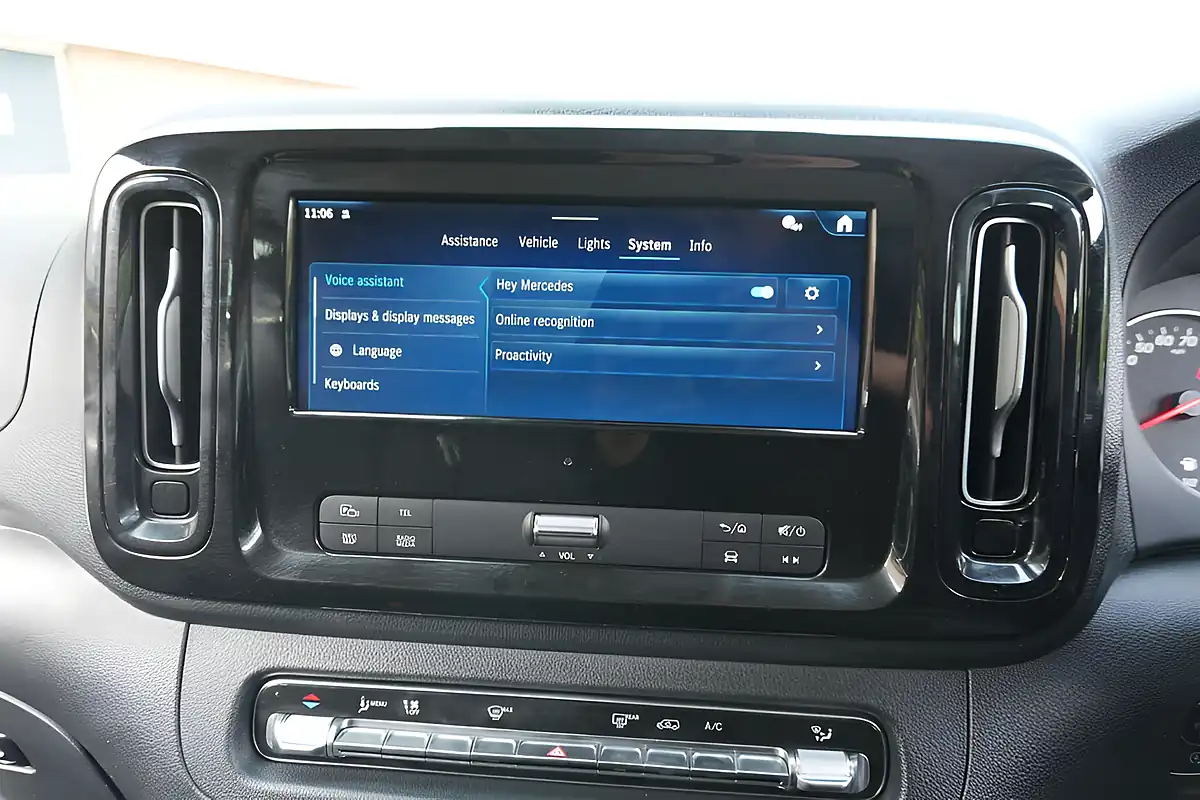 Used 2025 Mercedes-Benz Vito Pro Tourer Grey - Interior and Exterior details 17