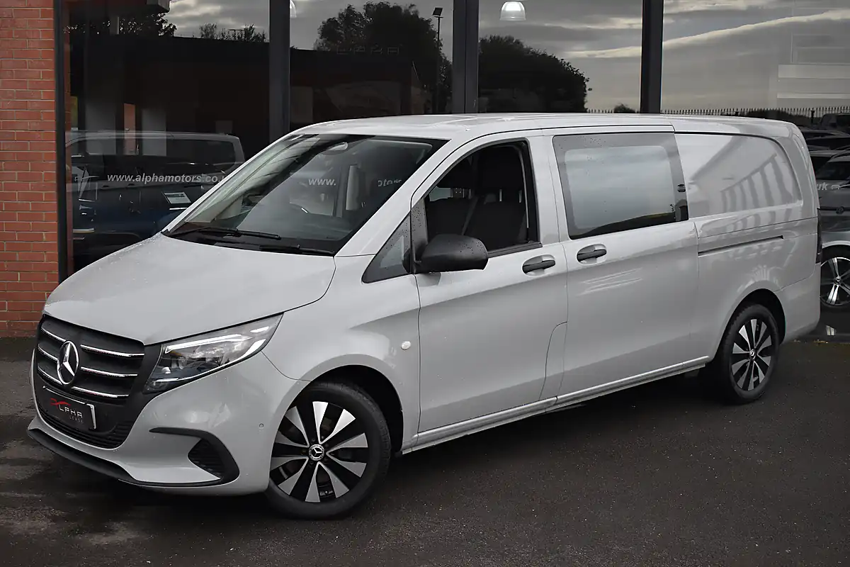 Used 2025 Mercedes-Benz Vito Select Crew Van Double Cab Alpine Grey - Interior and Exterior details 4
