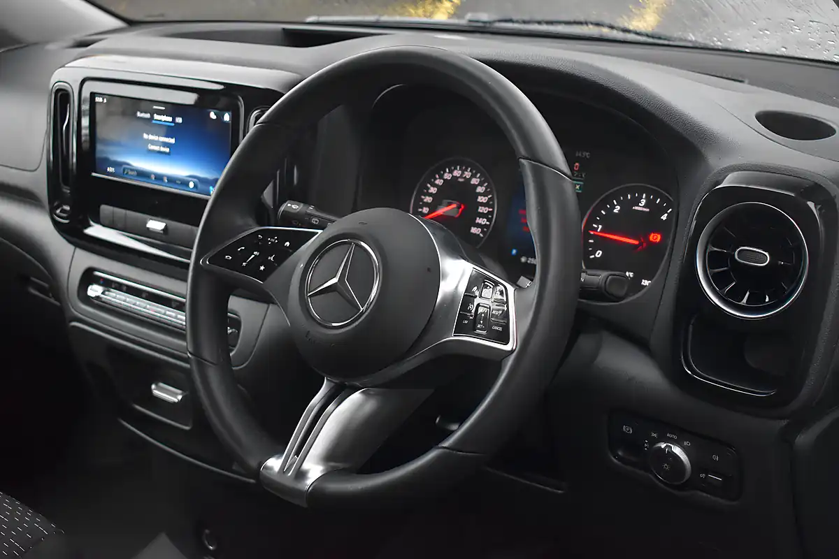 Used 2025 Mercedes-Benz Vito Select Crew Van Double Cab Alpine Grey - Interior and Exterior details 8