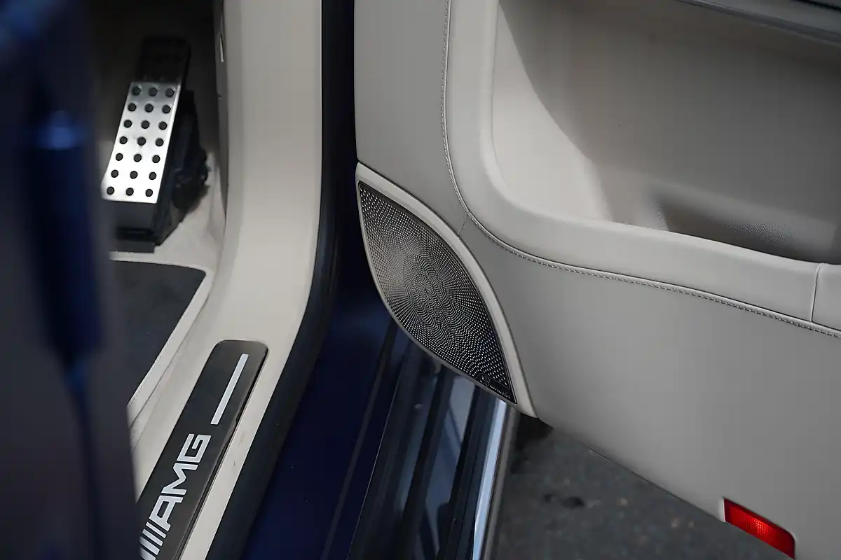 Used 2025 Mercedes G Class AMG Manufaktur Edition Blue - Interior and Exterior details 16