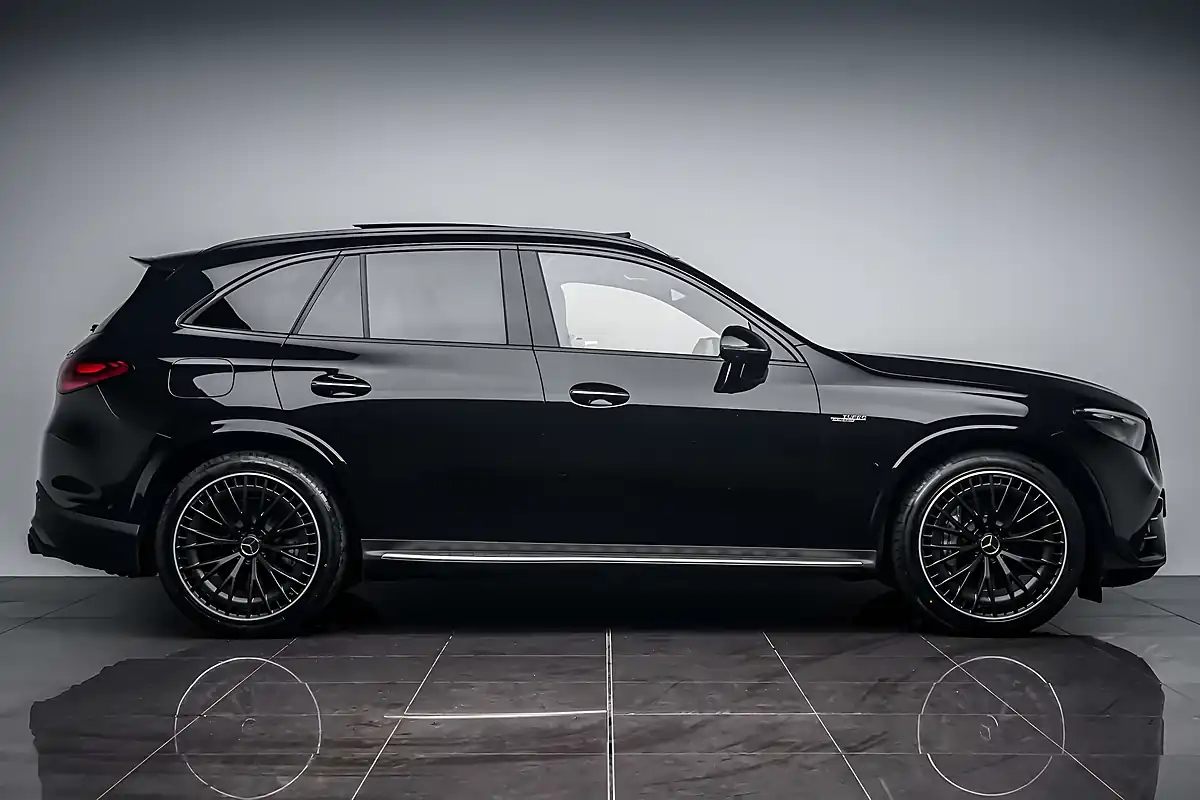 Used 2025 Mercedes Glc Night Edition (premium Plus) Obsidian Black - Interior and Exterior details 11