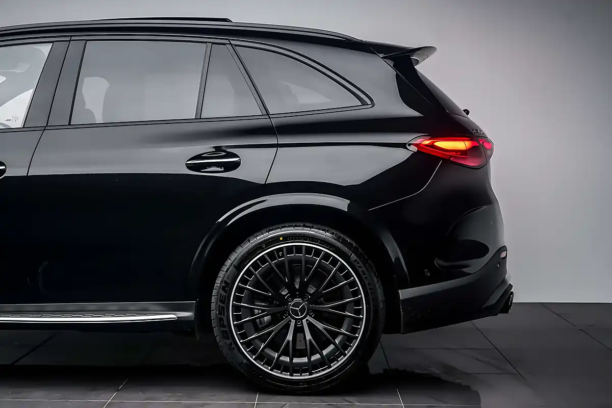 Used 2025 Mercedes Glc Night Edition (premium Plus) Obsidian Black - Interior and Exterior details 14