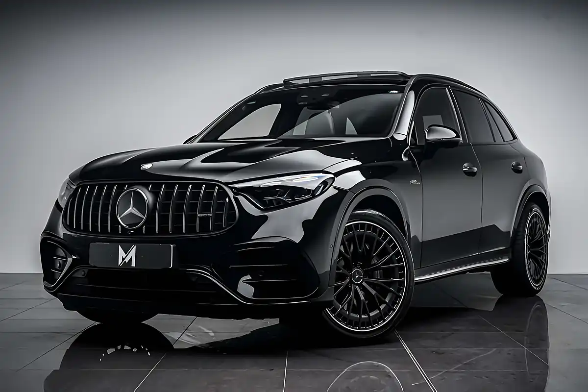 Used 2025 Mercedes Glc Night Edition (premium Plus) Obsidian Black - Interior and Exterior details 4