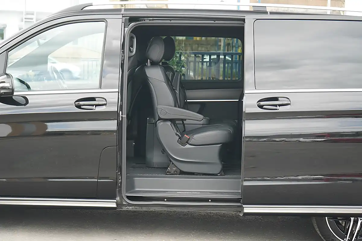 Used 2025 Mercedes V300 Premium Obsidian Black - Interior and Exterior details 10