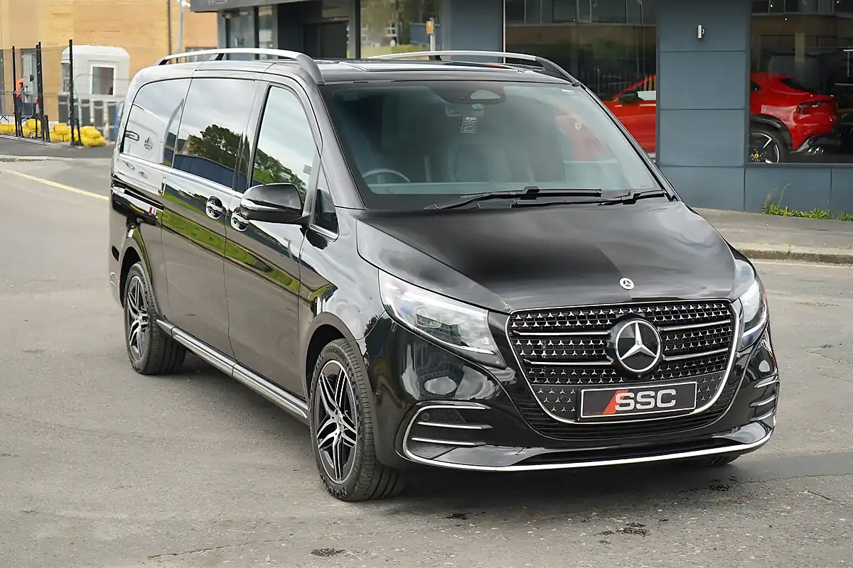 Used 2025 Mercedes V300 Premium Obsidian Black - Interior and Exterior details 4