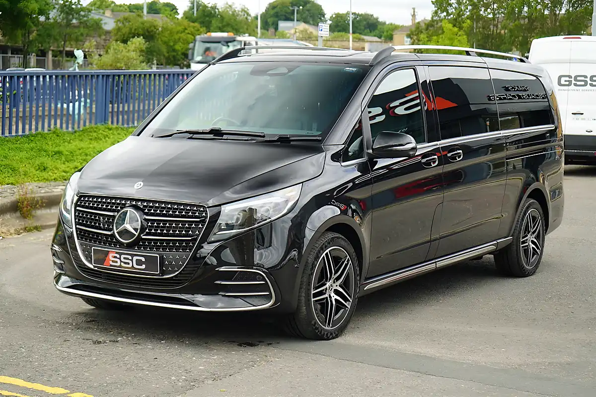 Used 2025 Mercedes V300 Premium Obsidian Black - Interior and Exterior details 6