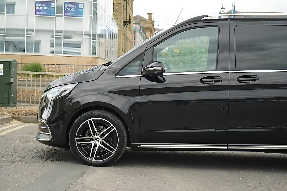 Used 2025 Mercedes V300 Premium Obsidian Black - Interior and Exterior details 8