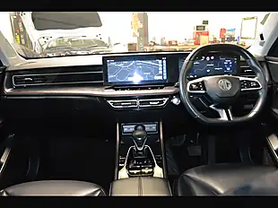 Used 2025 MG Hs Trophy Hampstead Grey - Interior and Exterior details 14