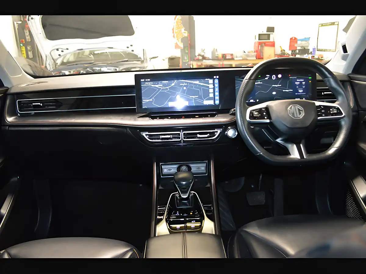 Used 2025 MG Hs Trophy Hampstead Grey - Interior and Exterior details 14