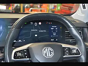 Used 2025 MG Hs Trophy Hampstead Grey - Interior and Exterior details 18