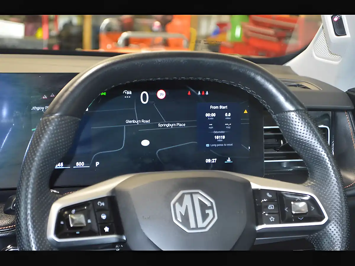 Used 2025 MG Hs Trophy Hampstead Grey - Interior and Exterior details 18