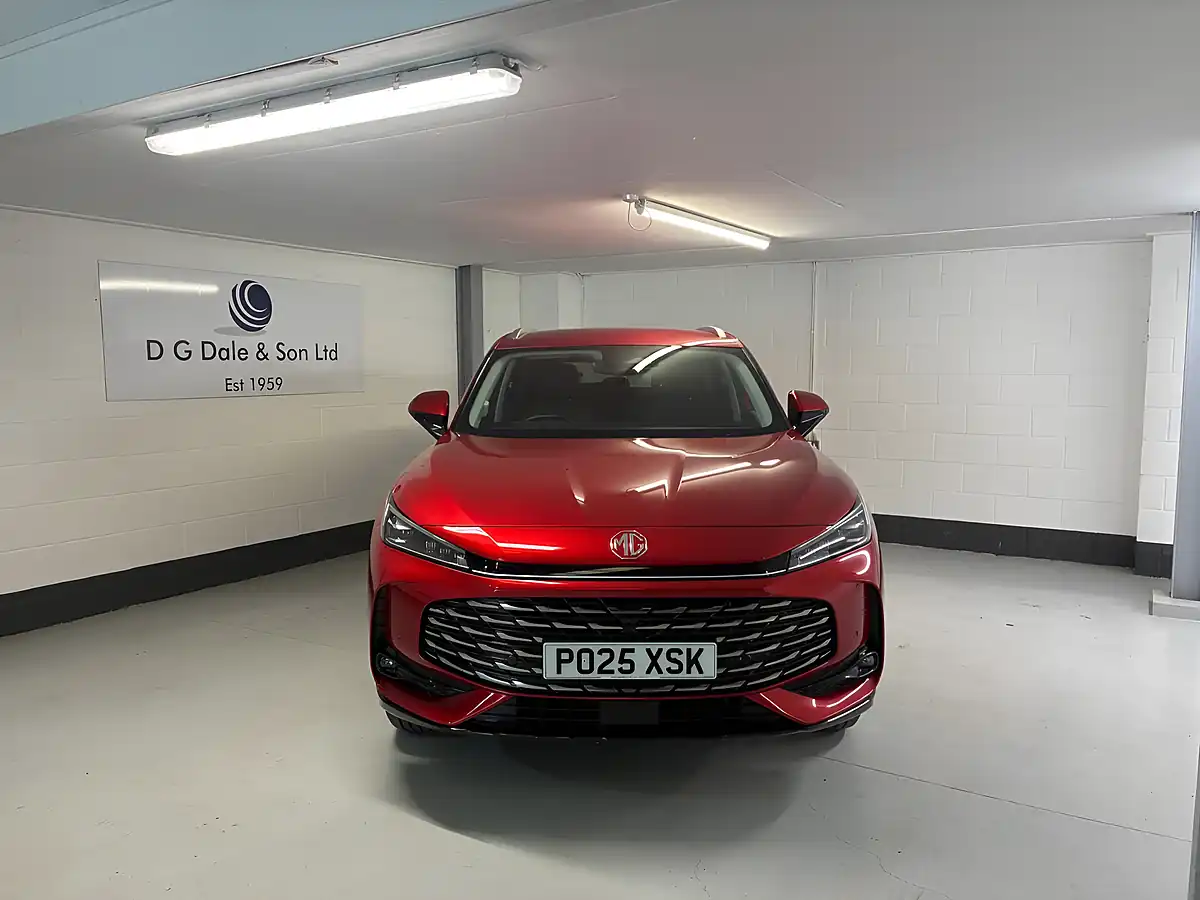 Used 2025 MG Hs Trophy Red - Interior and Exterior details 2