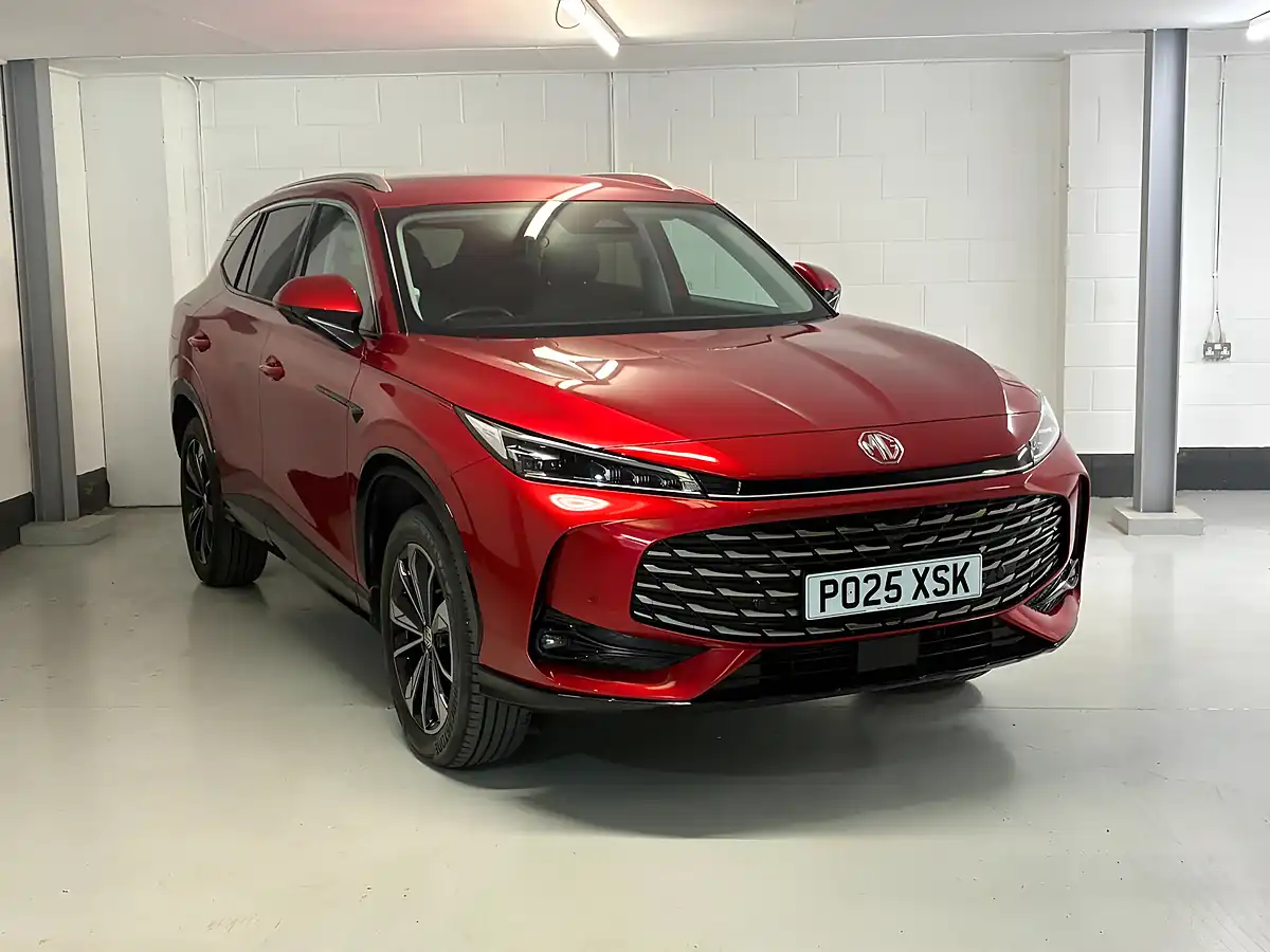 Used 2025 MG Hs Trophy Red - Interior and Exterior details 3