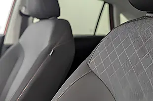 Used 2025 MG MG Hs Se Dynamic Red - Interior and Exterior details 13