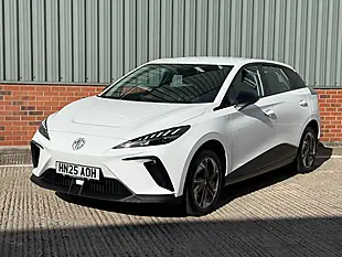 Used 2025 MG MG4 Se White - Interior and Exterior details 10