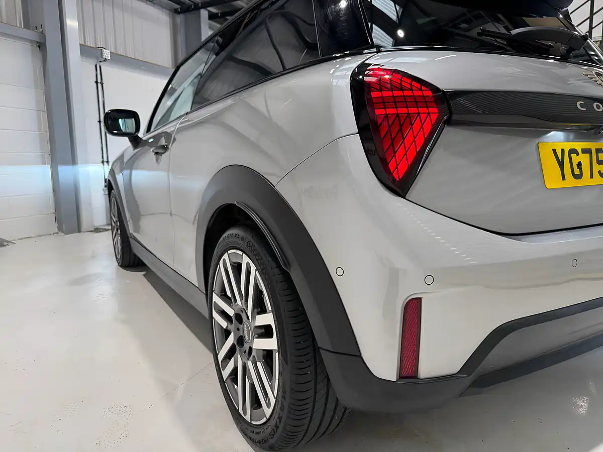 Used 2025 MINI Cooper Classic Hatchback Silver - Interior and Exterior details 6