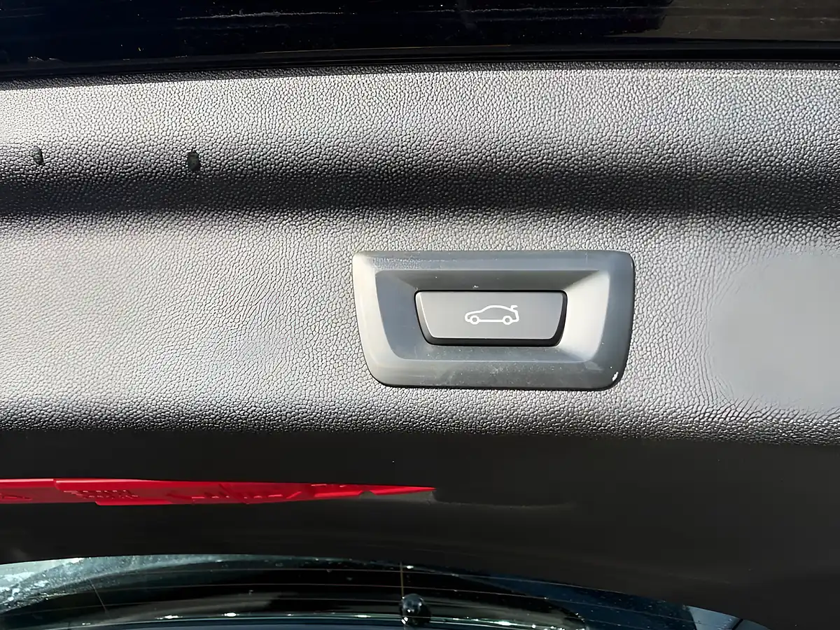 Used 2025 MINI Countryman Classic Black - Interior and Exterior details 5