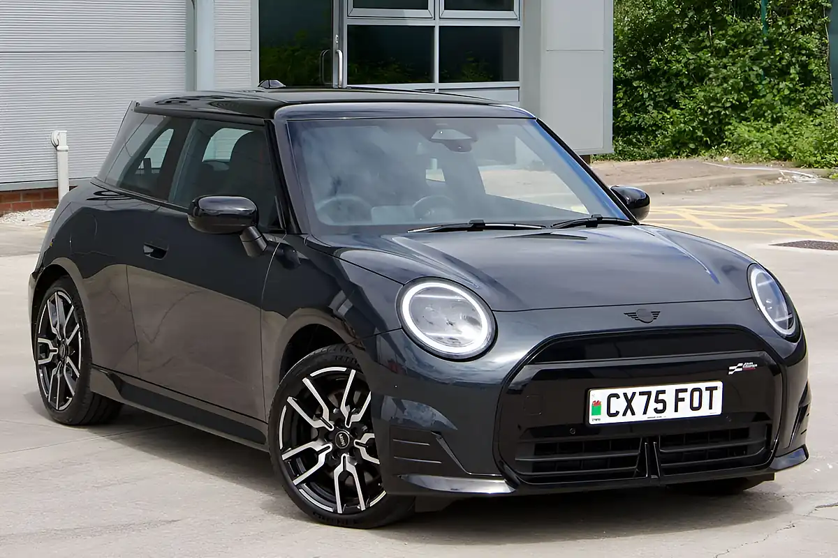 Used 2025 MINI Electric Cooper Sport Legend Grey - Interior and Exterior details 15