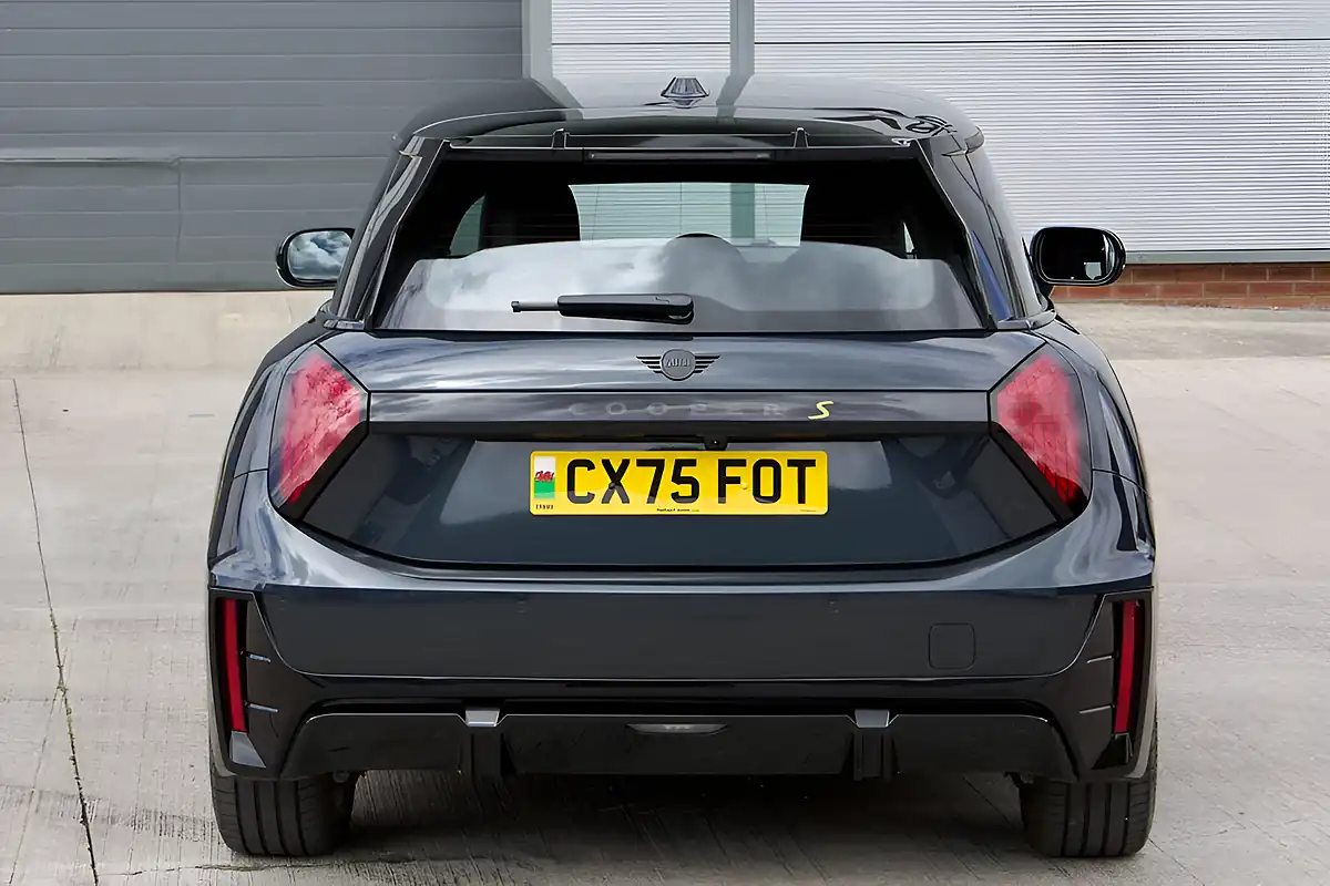 Used 2025 MINI Electric Cooper Sport Legend Grey - Interior and Exterior details 17