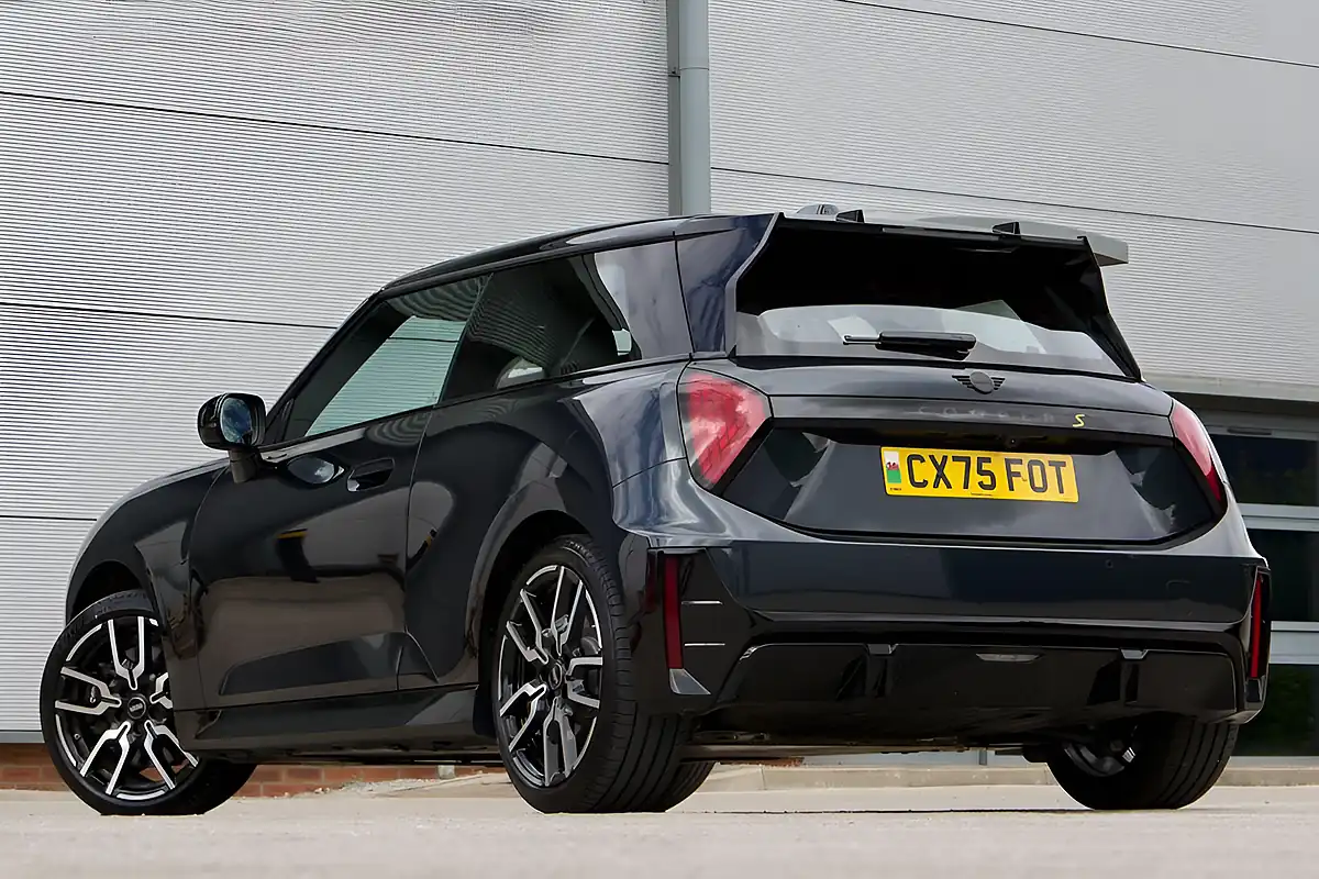 Used 2025 MINI Electric Cooper Sport Legend Grey - Interior and Exterior details 3