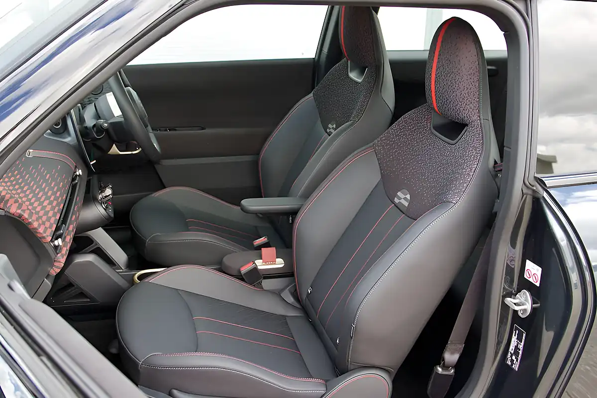 Used 2025 MINI Electric Cooper Sport Legend Grey - Interior and Exterior details 5