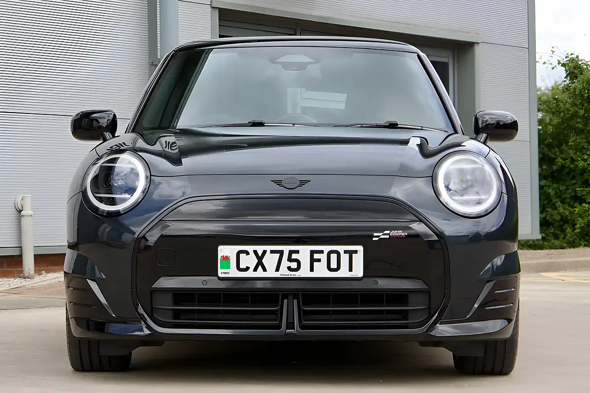 Used 2025 MINI Electric Cooper Sport Legend Grey - Interior and Exterior details 7