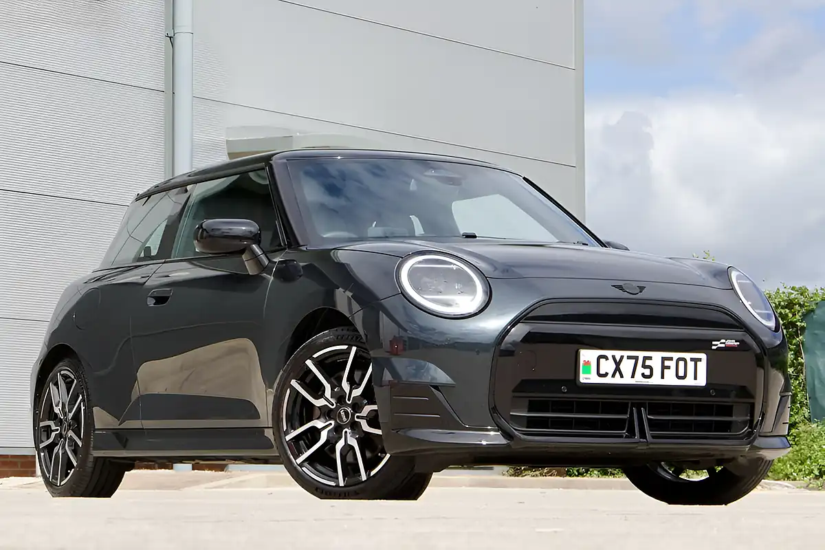 Used 2025 MINI Electric Cooper Sport Legend Grey - Interior and Exterior details 9