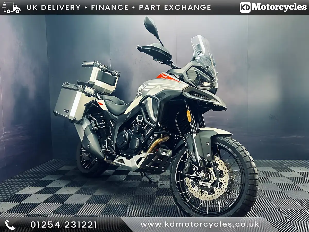Used 2025 Morbidelli T1002VX White - Front View