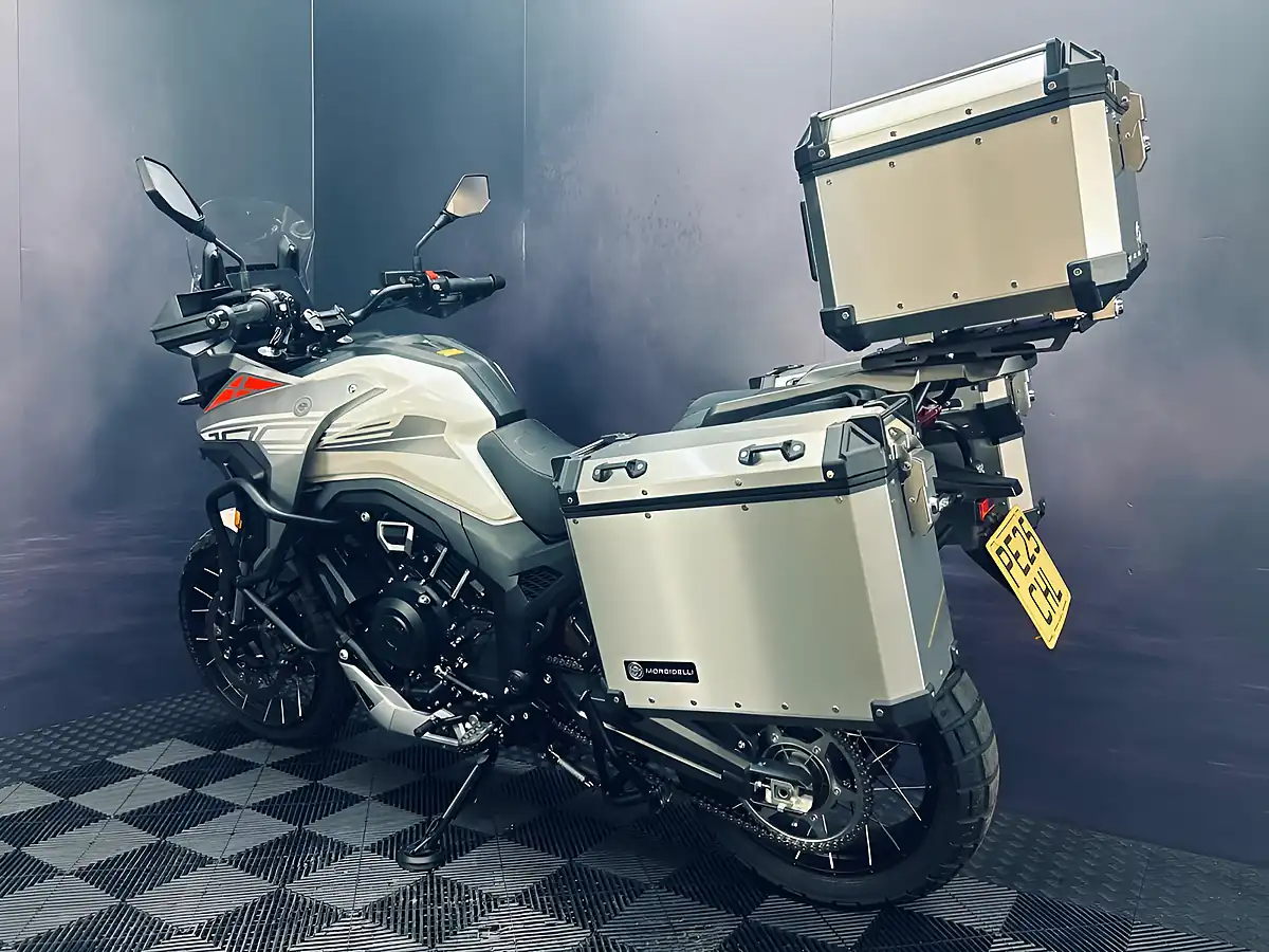 Used 2025 Morbidelli T1002VX White - Interior and Exterior details 14