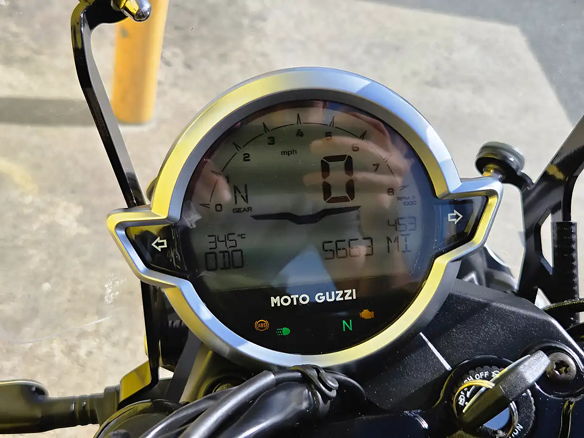 Used 2025 Moto Guzzi V7 Black - Interior and Exterior details 13