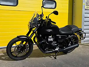 Used 2025 Moto Guzzi V7 Black - Interior and Exterior details 15