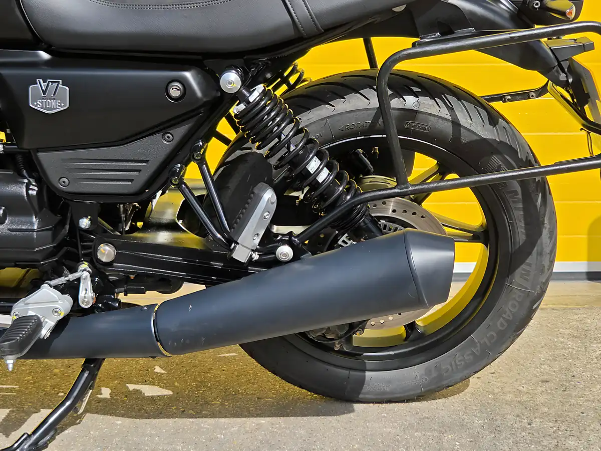 Used 2025 Moto Guzzi V7 Black - Interior and Exterior details 18