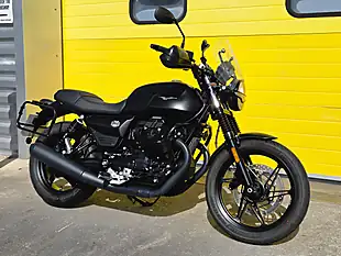 Used 2025 Moto Guzzi V7 Black - Interior and Exterior details 3