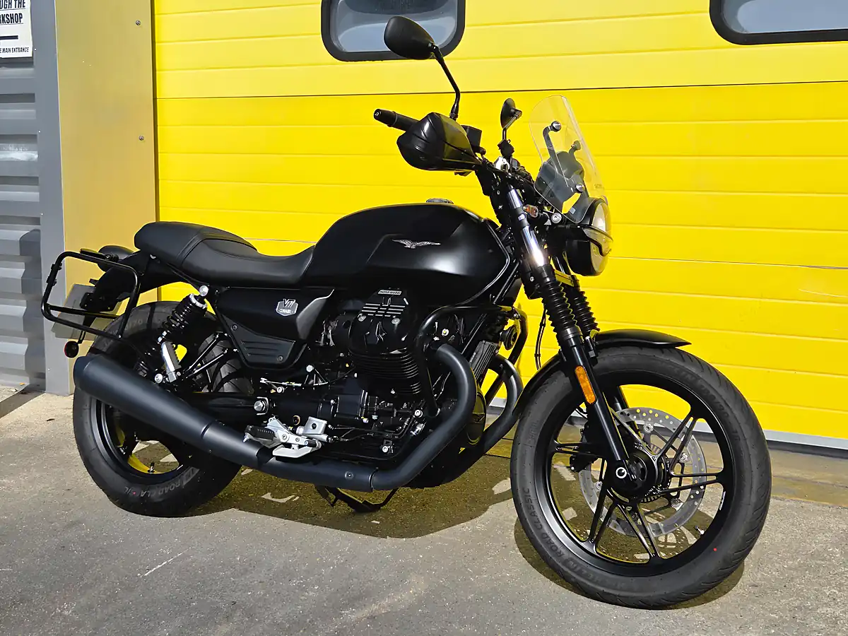 Used 2025 Moto Guzzi V7 Black - Interior and Exterior details 3