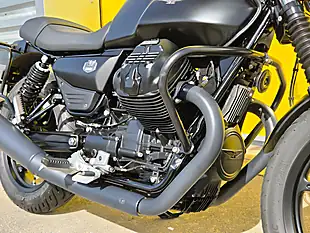 Used 2025 Moto Guzzi V7 Black - Interior and Exterior details 8