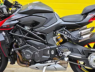 Used 2025 Mv Agusta Brutale Rr Black - Interior and Exterior details 9
