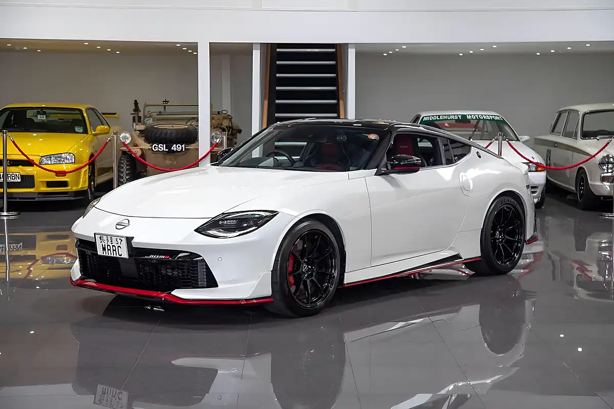 Used 2025 Nissan Fairlady Z Nismo White - Front View