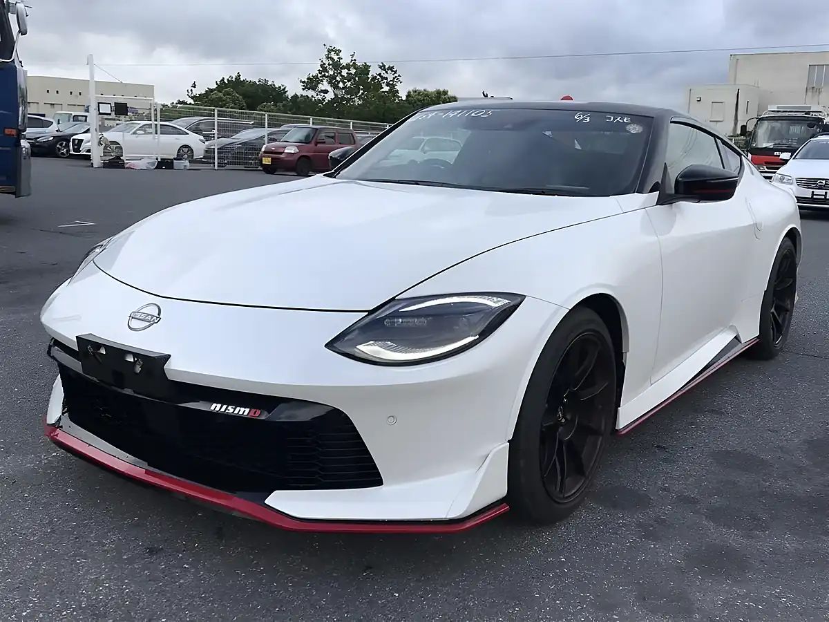 Used 2025 Nissan Fairlady Z Nismo White - Interior and Exterior details 11