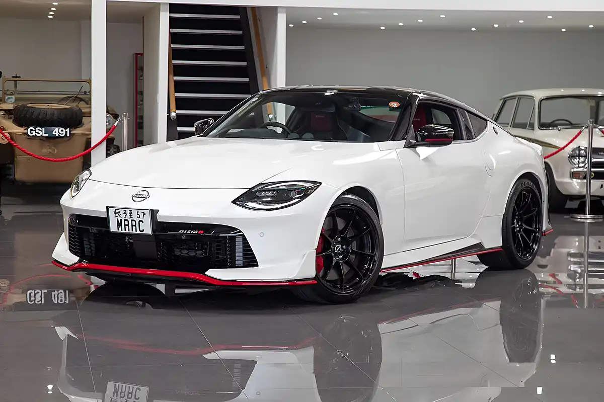 Used 2025 Nissan Fairlady Z Nismo White - Interior and Exterior details 3