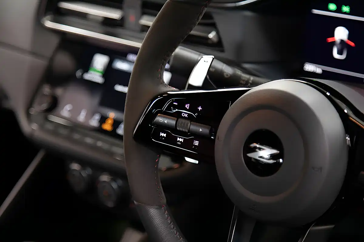 Used 2025 Nissan Fairlady Z Nismo White - Interior and Exterior details 8