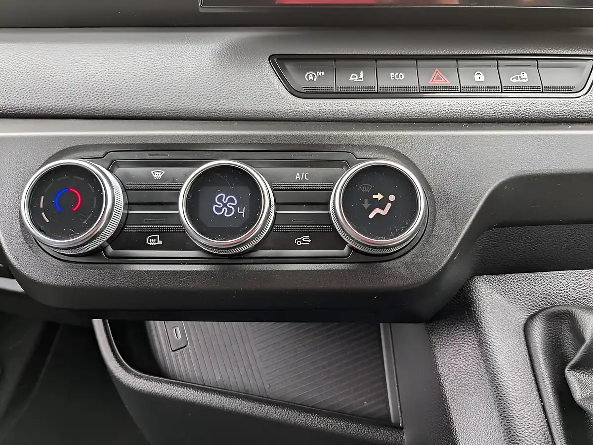 Used 2025 Nissan Interstar Acenta Blue Grey Metallic - Interior and Exterior details 17