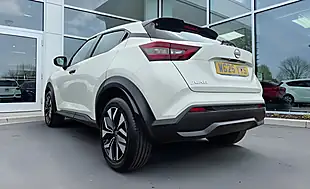 Used 2025 Nissan Juke Acenta Premium Arctic White - Interior and Exterior details 11