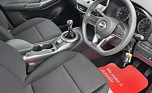 Used 2025 Nissan Juke Acenta Premium Arctic White - Interior and Exterior details 16