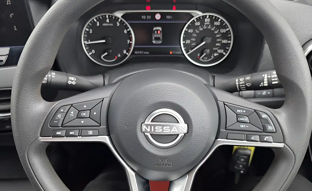 Used 2025 Nissan Juke Acenta Premium Arctic White - Interior and Exterior details 18