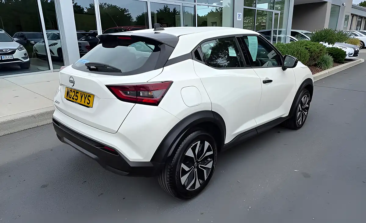 Used 2025 Nissan Juke Acenta Premium Arctic White - Interior and Exterior details 2