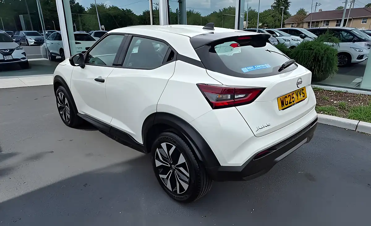 Used 2025 Nissan Juke Acenta Premium Arctic White - Interior and Exterior details 4